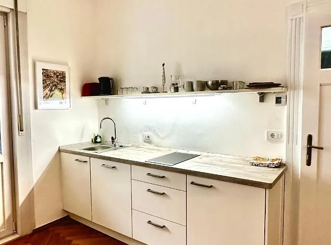 Townhouse Apartment *